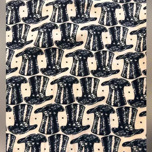 Lularoe TC cream&black top hat leggings. OG designer Patrick quality& fit. NWT - Picture 3 of 6